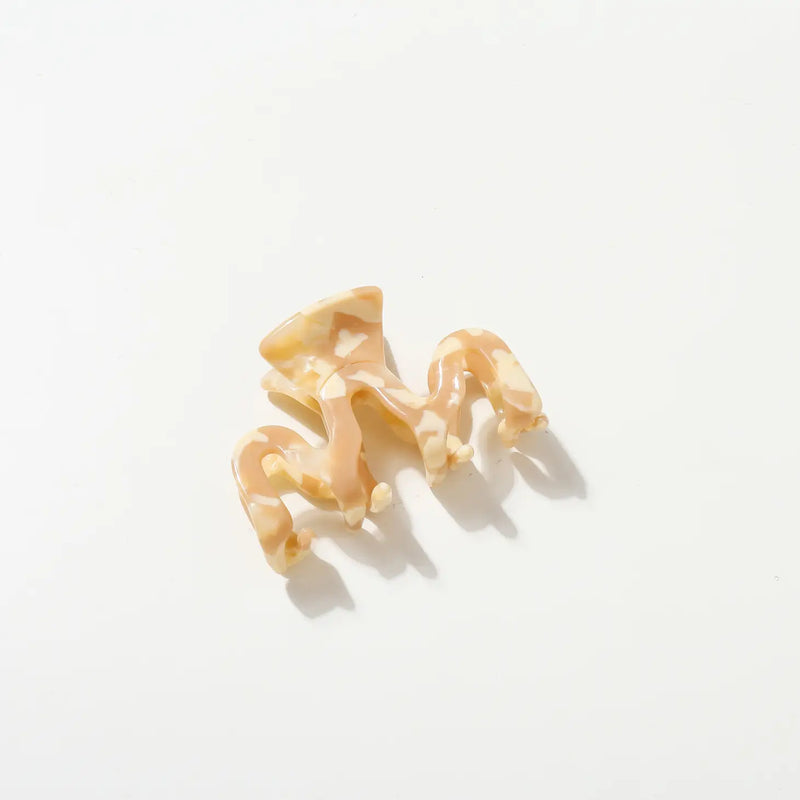 Esmé Claw Clip | Small Wavy Hair Clip