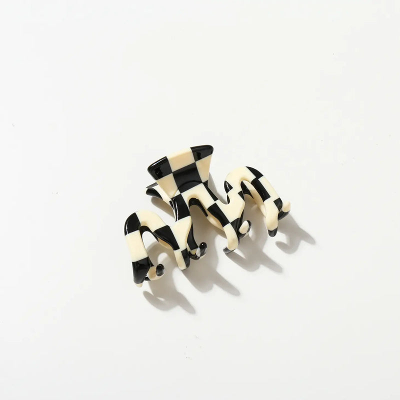 Esmé Claw Clip | Small Wavy Hair Clip