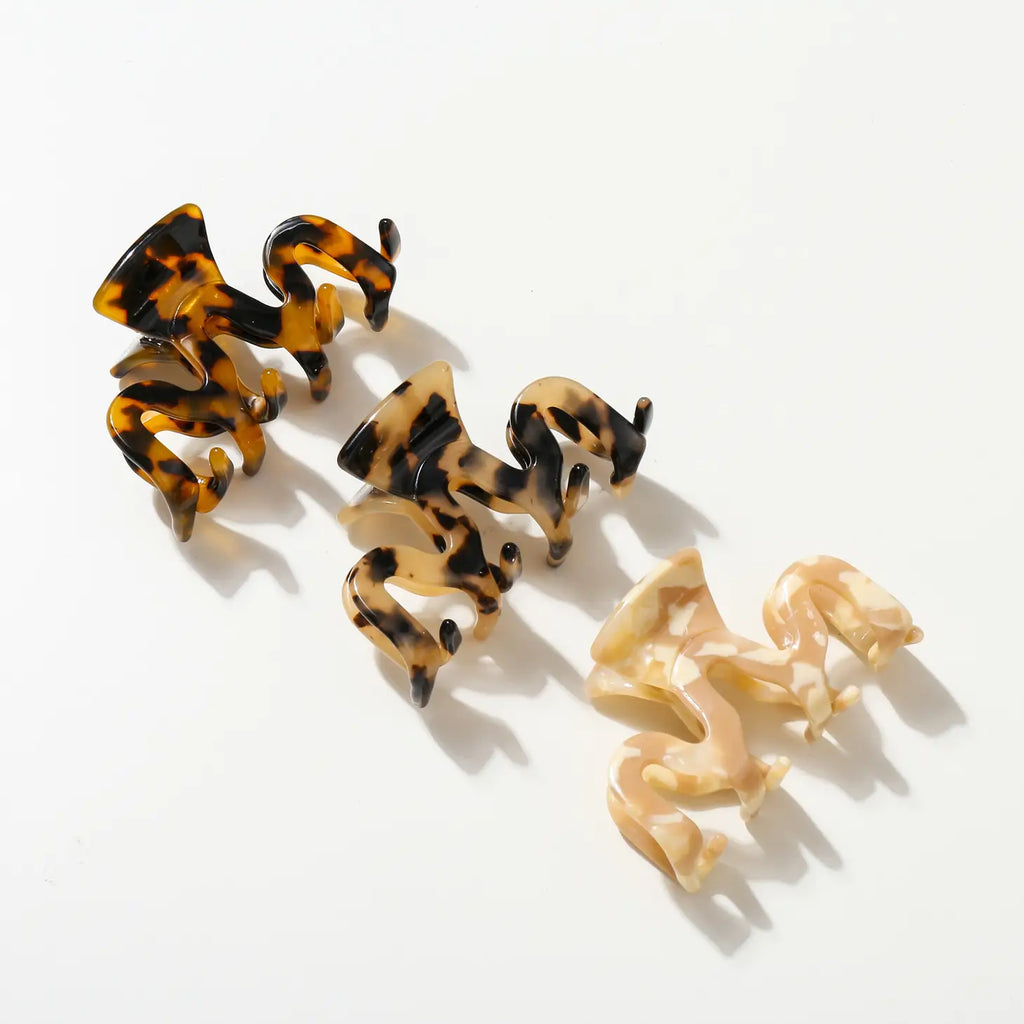 Esmé Claw Clip | Small Wavy Hair Clip